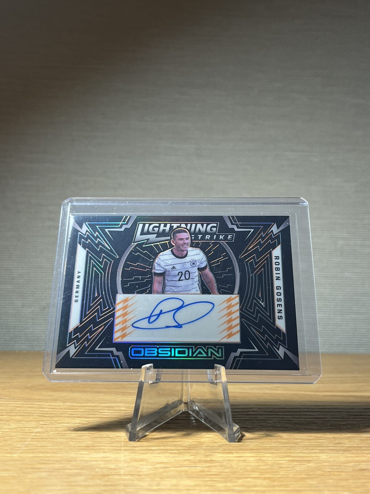 2021-22 Panini Obsidian Soccer Robin Gosens Lightning Strike Orange Auto /50