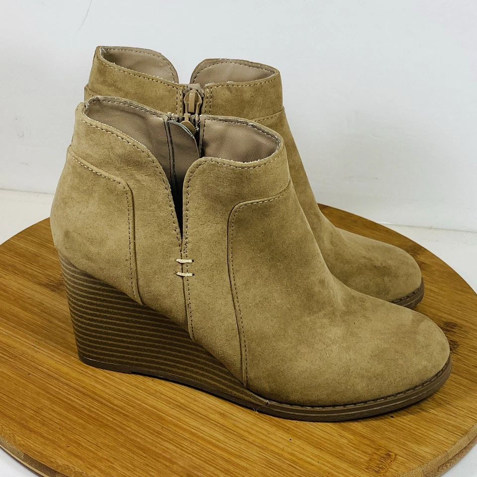 DAVID AARON Tan Faux Suede Wedge Heel Ankle Booties Shoes 6.5 - Image 2 of 4