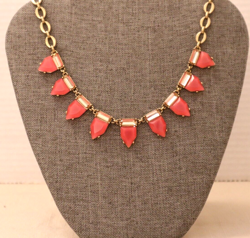 Stunning Stella & Dot Pretty Little Liars Coral Pink Statement Necklace - Picture 9 of 9