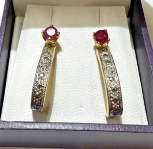 Authentic Carved Red Ruby Diamond Gold Plated Sterling Silver 3.9g Stud Earrings BOX