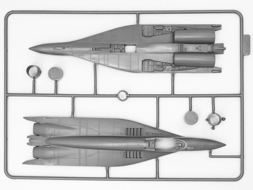 ICM 72143 1/72 “Radar Hunter” MiG-29 “9-13” Ukrainian Fighter with HARM missiles - Picture 3 of 7