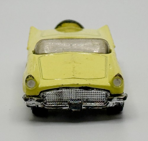 Matchbox 1957 Ford Thunderbird Yellow 1988 Die-Cast 1:64 - Picture 2 of 7