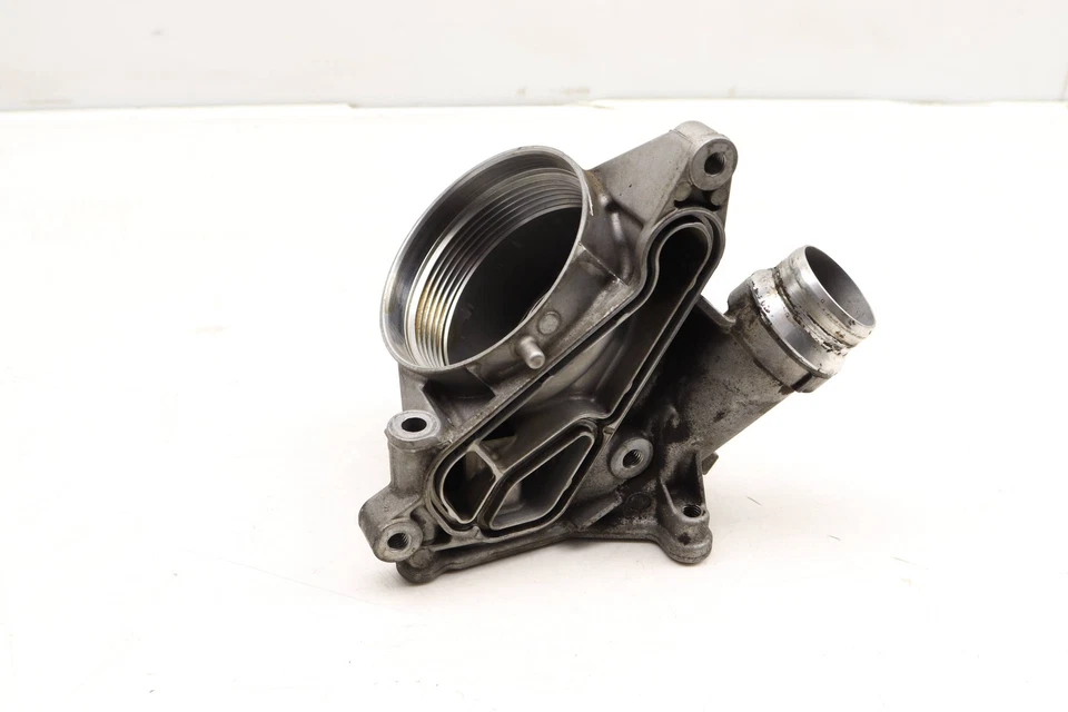 BMW 228I 2014-2016 - Carcasa filtro aceite motor 8642289 Foto 2 de 4