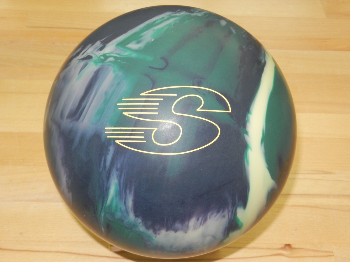 NIB 12# Storm Equinox Solid Bowling Ball w/Specs of 12.1/2-2.5