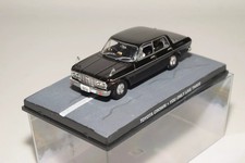 TOYOTA  CROWN - JAMES BOND - YOU ONLY LIVE TWICE -  UNIVERSAL HOBBIES -  1/43