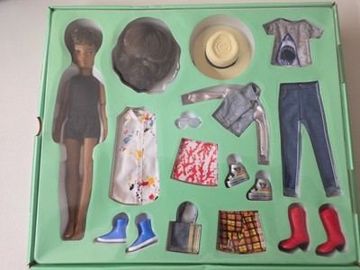 Mattel Creatable World Deluxe Character Kit DC- 826