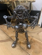 Predator Alien Handmade Scrap Metal Sculpture Approx 10 inch