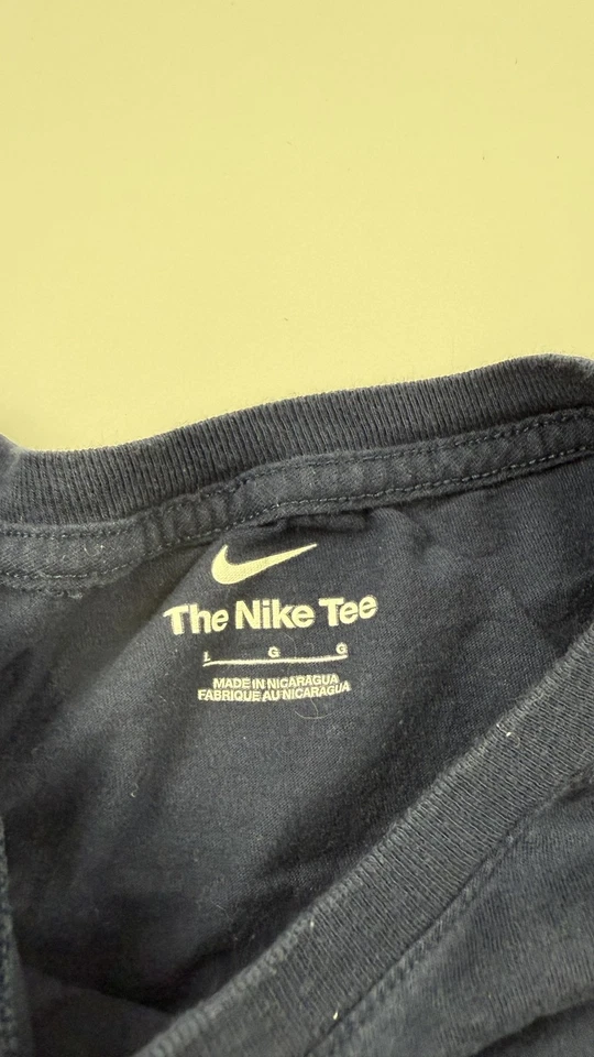 Indiana Fever Shirt Womens Large Navy Blue WNBA Basketball Caitlin Clark 22 Nike - Image 4 of 4