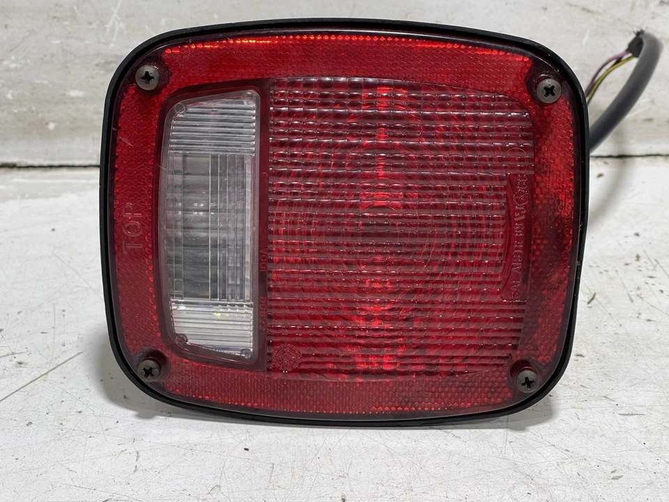 后部驱动器左尾灯停止灯外壳 56018649AC 98-06 吉普 TJ 牧马人 — 第 2/4 张图片