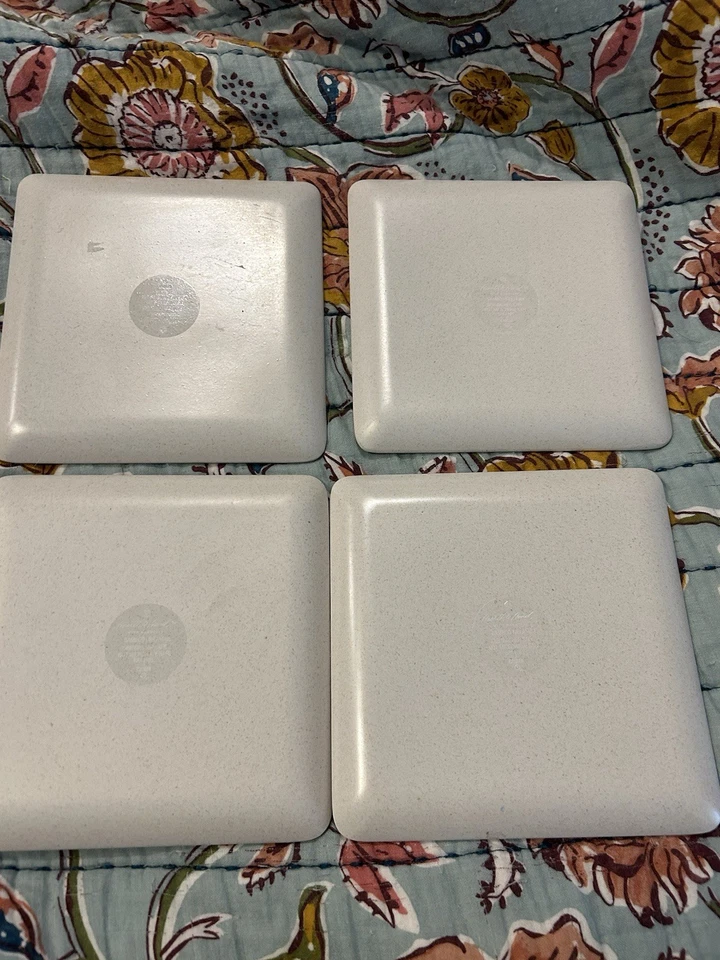 Juego de platos de aperitivo de melamina con patrón de rejilla Hearth & Hand Magnolia 4pk gris Foto 2 de 3