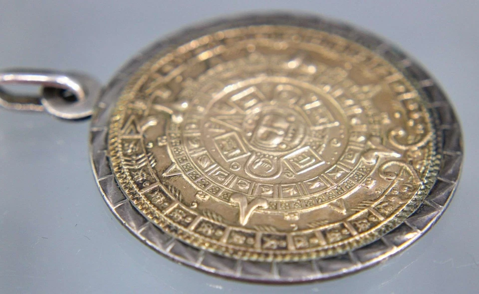 SOLID Real 10kt Gold Mayan calendar in Sterling Silver Medallion Pendant 28.1 gr - Image 3 of 4