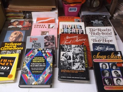 Holloy wood books sell 76 diff.  books.-Movies--Movie stars- Directors