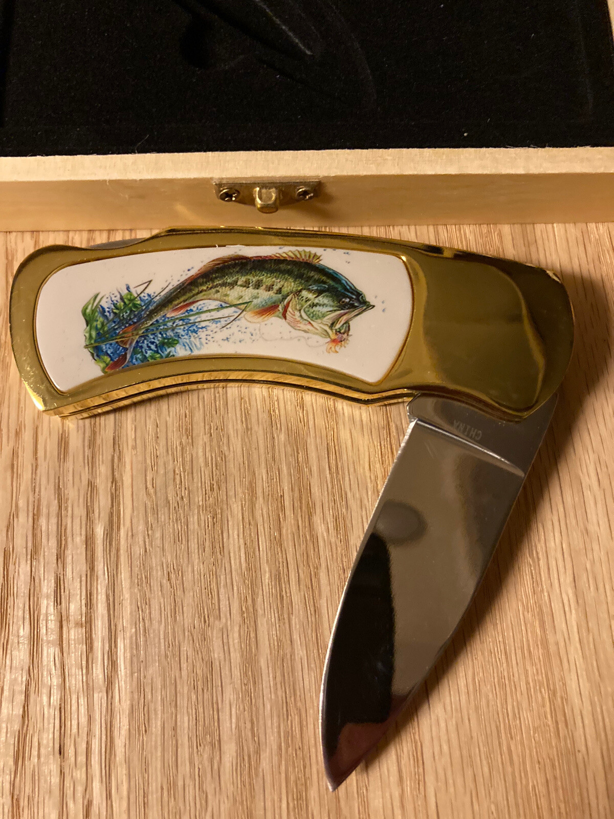 Bass Fishing Pocket Knife Largemouth Artwork Handle Folding Blade Wood