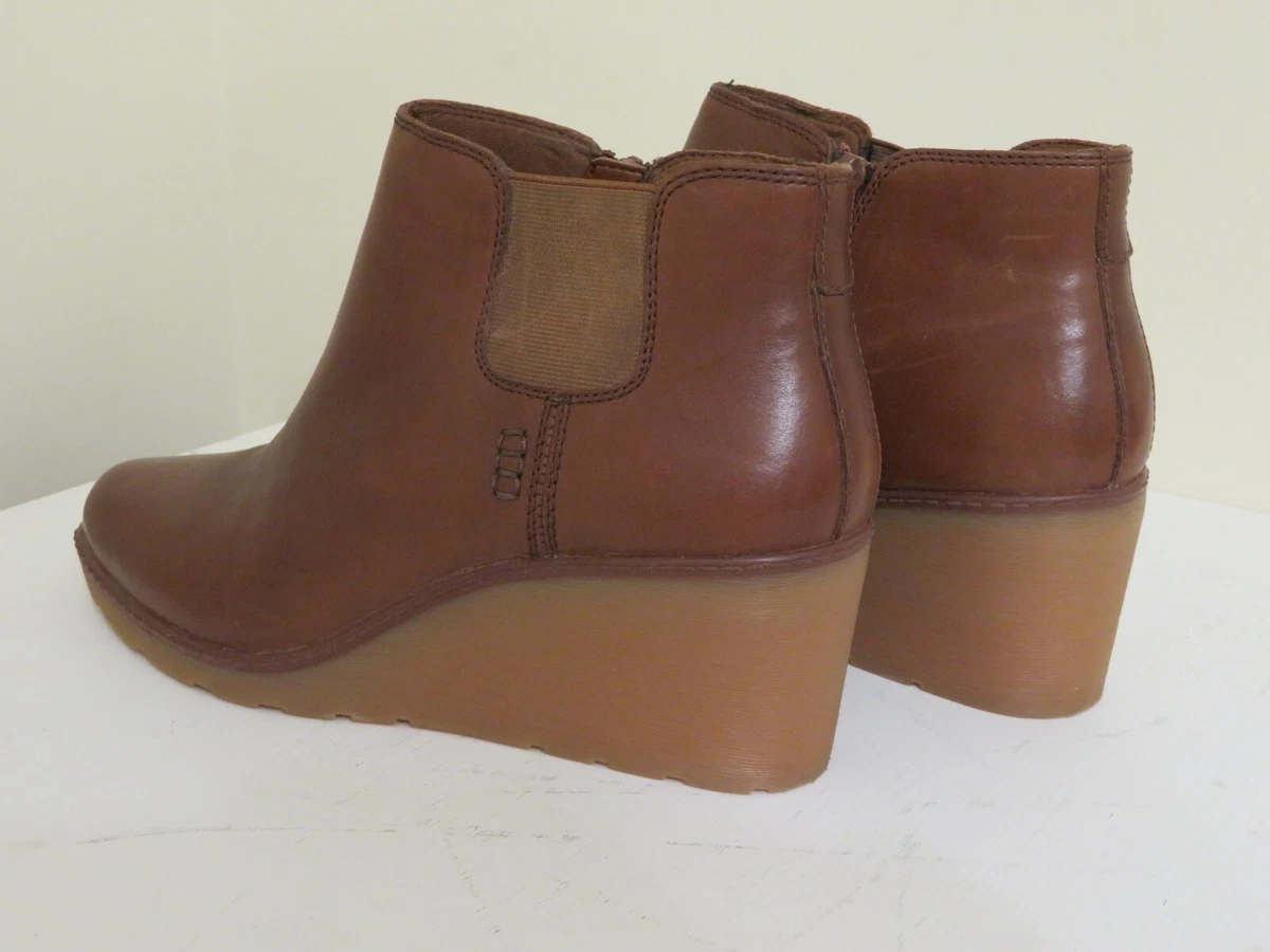Clarks collection women's 2025 hazen flora wedge booties