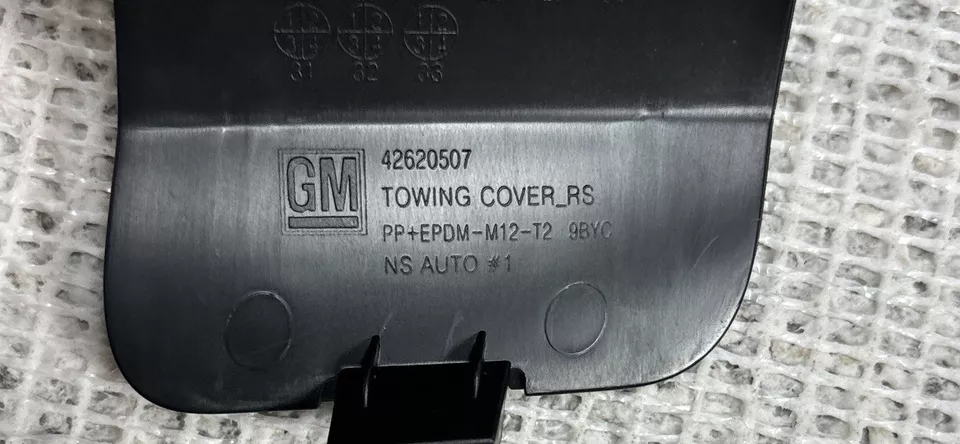 OEM NEW 2021-2023 Chevrolet Trailblazer Bumper Tow Eye Cap Cover 42620507 - Image 4 of 4