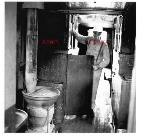 4CC482 RP 1954 CHESAPEAKE & OHIO RAILROAD TRAINMAN IN CABOOSE