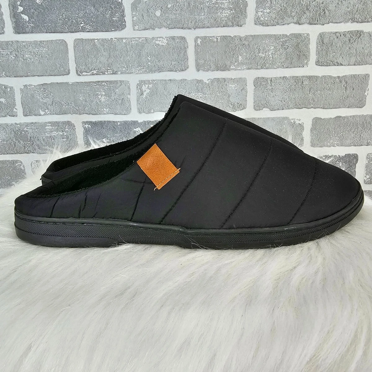 Share more than 63 the bay mens slippers dedaotaonec