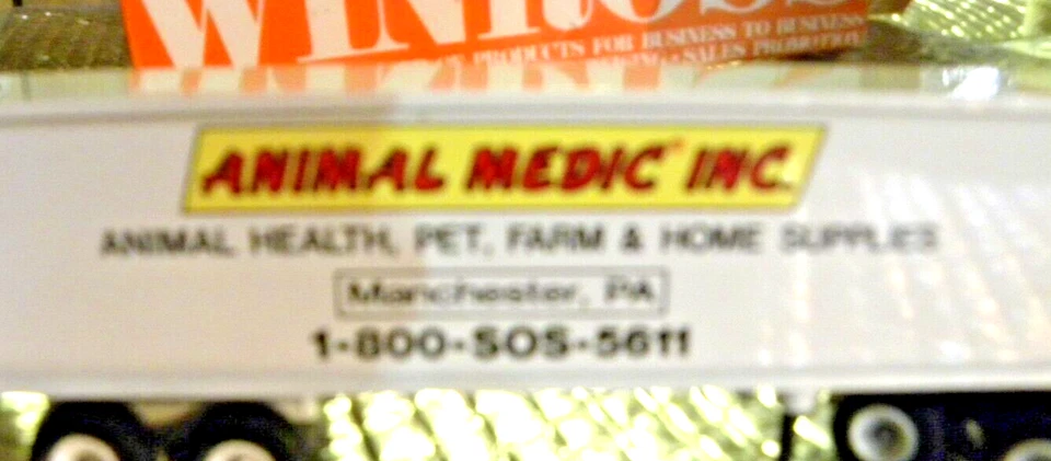 ANIMAL MEDIC INC MANCHESTER PA. TRACTOR & TRAILER 1991 WINROSS Die-cast  Semi - Image 2 of 4