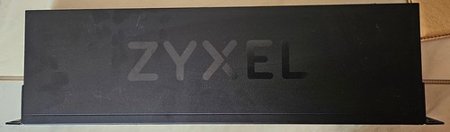 Zyxel 24-Port Gigabit Ethernet Smart Managed Switch GS1920-24v2 - Photo 3/5