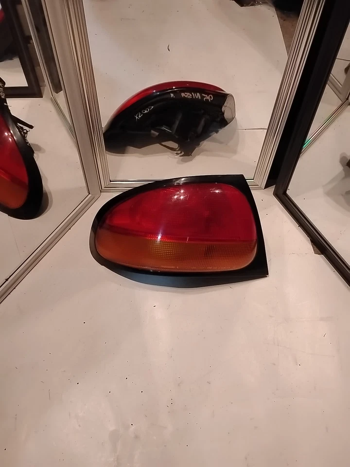 Nissan 200 SX 1995 cupé conjunto de luz trasera izquierda (lado del conductor) Foto 4 de 4