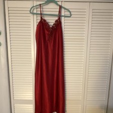 Cinema Etoile Red Satin Lace V-Neck Sleeveless Gown Nightgown Sleepwear M