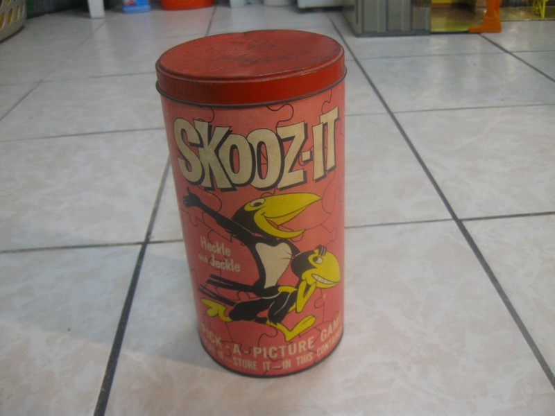 1963 VINTAGE IDEAL HECKLE AND JECKLE SKOOZ-IT PICK A PICTURE GAME IN CAN RARE