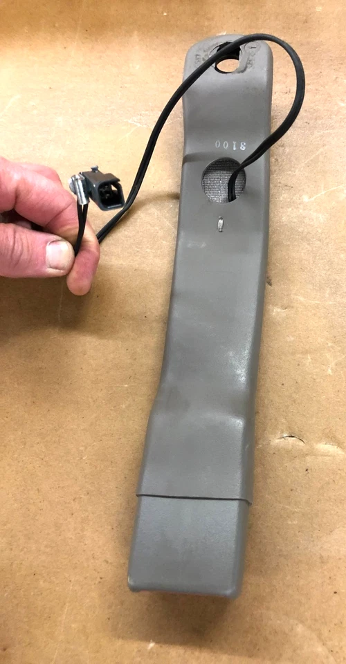 2003 Pontiac Grand Am GT receptor de fivela de cinto de segurança (frente do motorista) 2001-2005 - Imagem 3 de 3