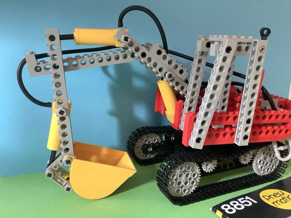 LEGO Technic Technik Pneumatic Bagger 8851 mit original Bauanleitung - Bild 3 von 4