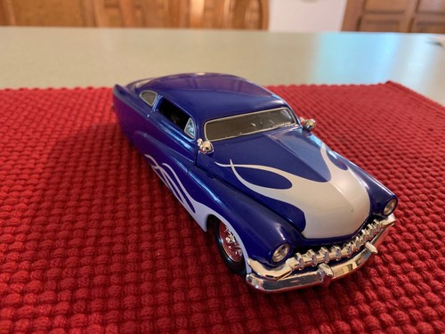 Mercury 1949 Custom Street Rod Bank Diecast 1:25 SpecCast #21035 - Picture 2 of 8