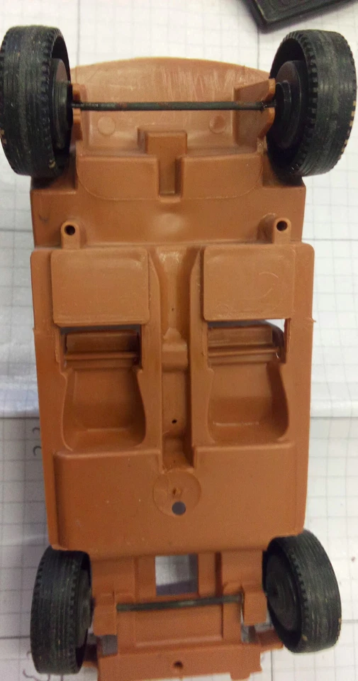 MACCHININA MEBETOYS MATTEL ALFETTA POLIZIA   SC. 1.25 INTERNO RICAMBI PARTS - Immagine 2 di 2