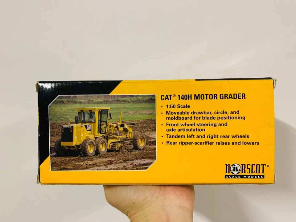 Norscot Caterpillar Cat 140H Motor Grader 1/50 Scale DieCast 55030 New in Box - Image 3 of 4