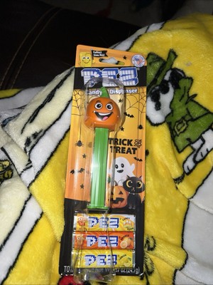 Pez Candy Dispenser Halloween Pumpkin Jack-O-Lantern NEW ON CARD