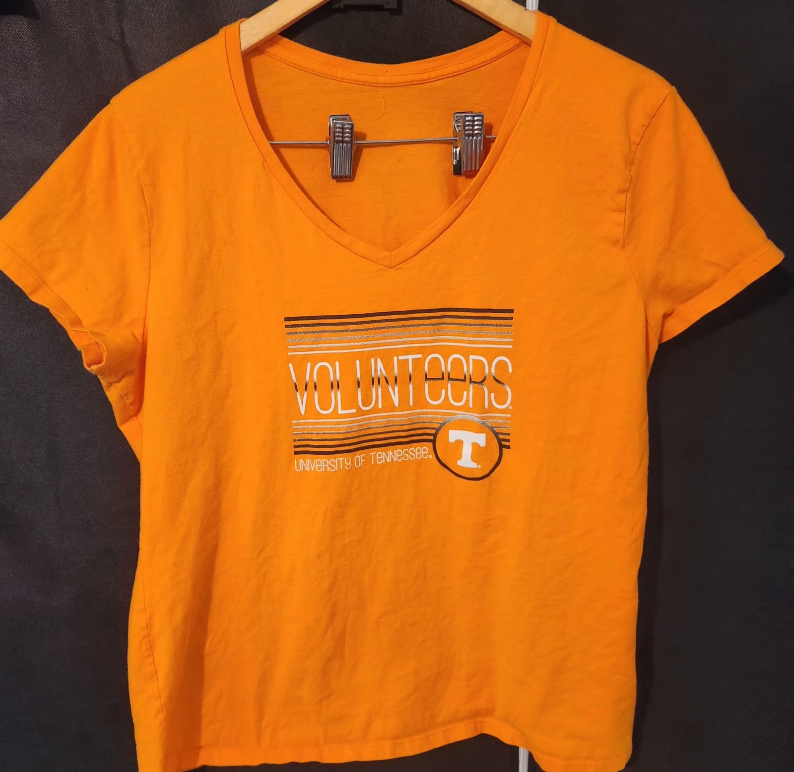 Tennessee Volunteers Women's  Orange T-Shirt  V-Neck Sz. XL