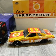 YARBOROUGH CALE #11 HOLLY FARMS 1/24 Diecast Car