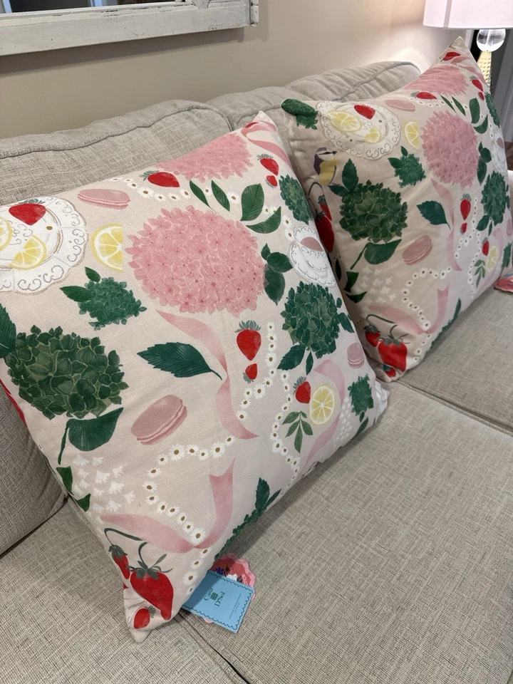 Juego de 2 almohadas florales Casa D’Sol World Traveler 21x21 nuevas con etiquetas Spring Cottage Foto 2 de 4