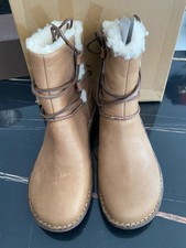 UGG BOOTS RAEL FUR, NEW
