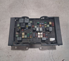 2007-2009 Gmc Sierra 1500 Pickup Engine Fuse Box Oem 2007-2009 Gmc Sierra 1500 Pickup Engine Fuse Box Oem