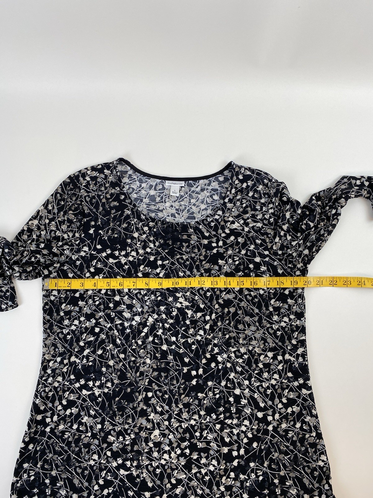 Croft&Barrow Women's 3/4 Sleeve Stretch Black Floral Tunic Blouse Size L thumbnail 4