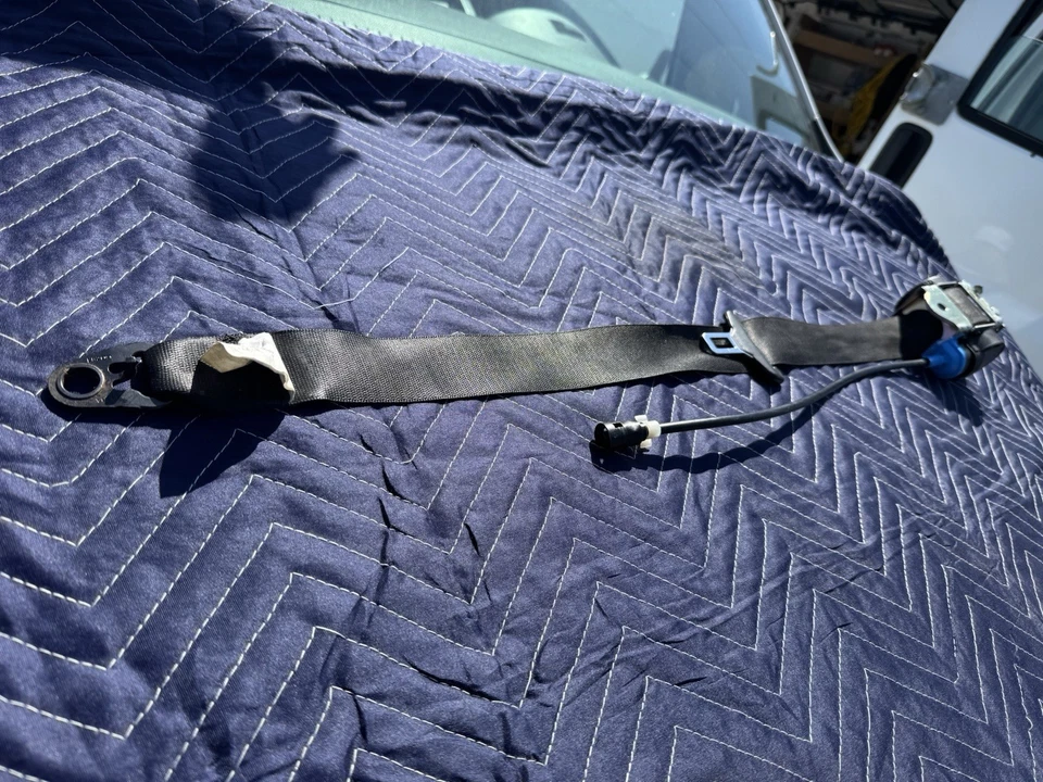 Retractor de cinturón de seguridad convertible OEM BMW E64 E63 650i 645Ci 560715901D Foto 3 de 4