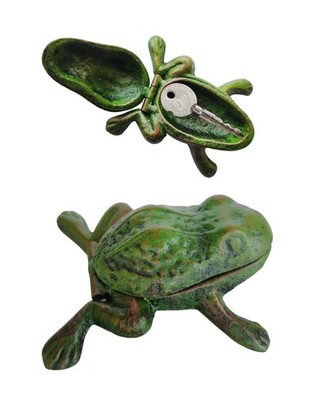 Key Hider Cast Iron Green Frog Outdoor Statue Hide a Key Garden
