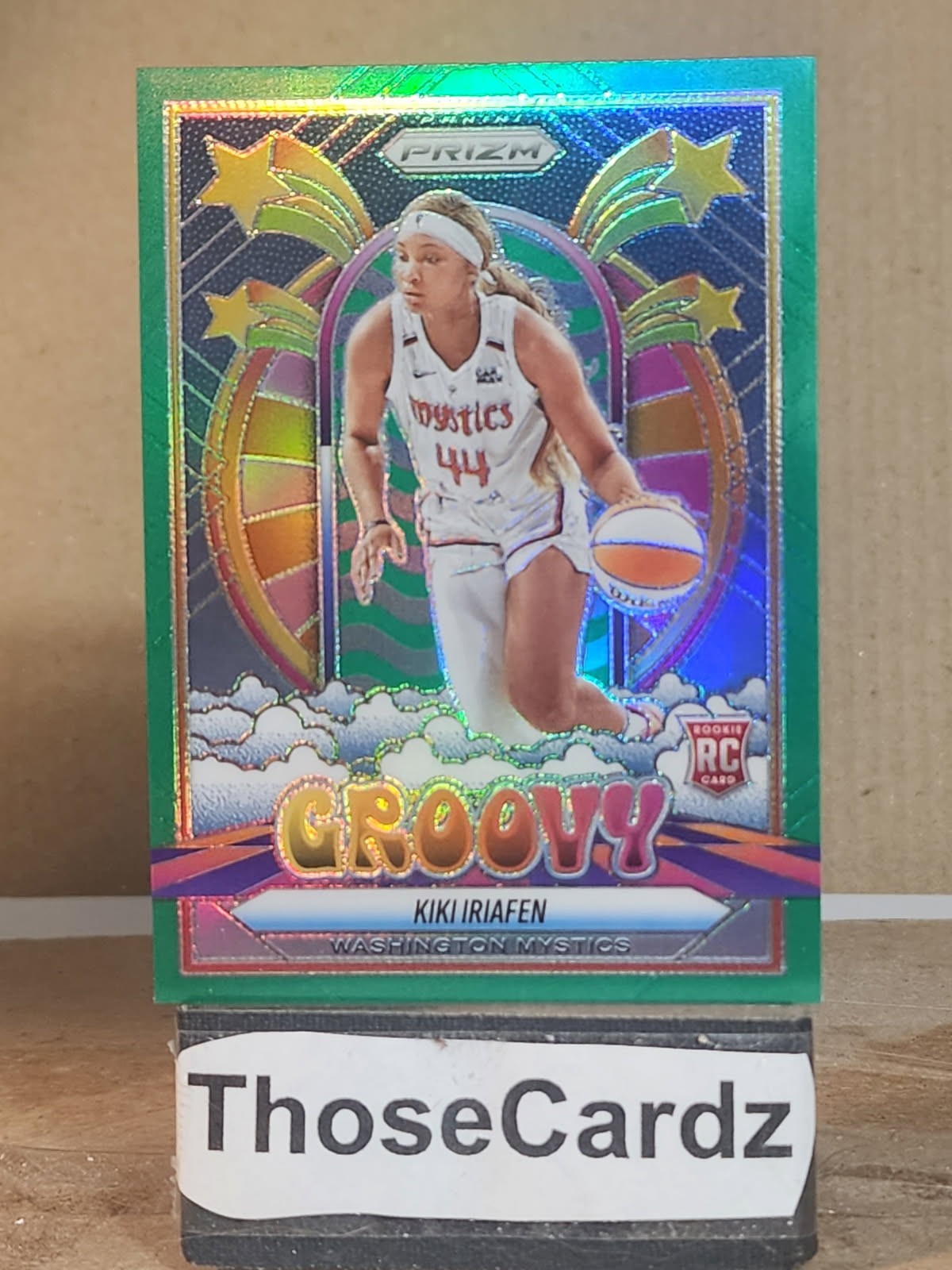 2025 Panini Prizm WNBA Green Prizm Groovy #15 Kiki Iriafen