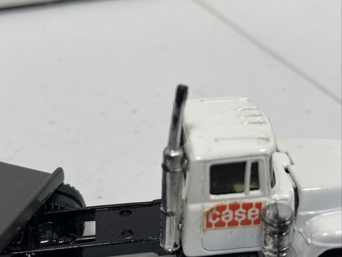 1/64 Case IH 2594 Equipment Hauling Set with Mack Semi - Picture 16 of 16