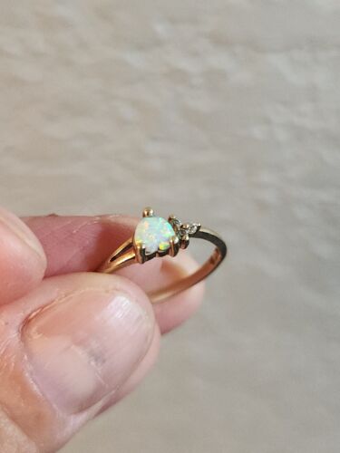 Anillo de oro amarillo de 10k ópalo topacio blanco talla 7. 1,3 gramos - Imagen 8 de 12