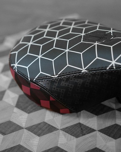 SHADOW CONSPIRACY PENUMBRA PIVOTAL MID BMX SEAT COULOMB V9 SUBROSA BLACK NEW - Picture 5 of 13