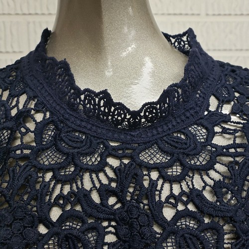 NANETTE Nanette Lepore Navy Sleeveless Lace Top Size L (Large) Back Zipper - Picture 2 of 9