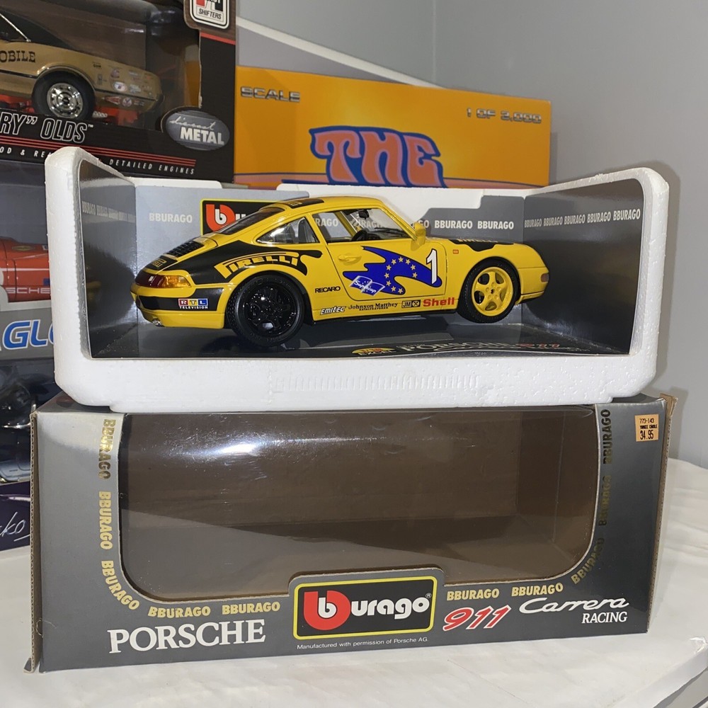 Bburago 1993 Porsche Carrera 911 -Racing Diecast  1:18 -Model Yellow