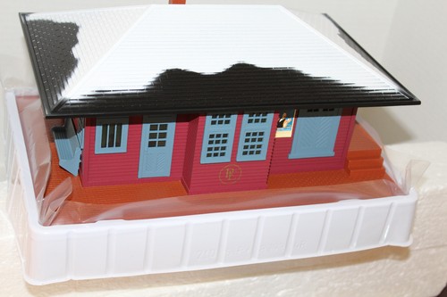LIONEL #2029050 ESTACIÓN DE PASAJEROS POLAR EXPRESS PLUG-IN-PLAY | Condition: New