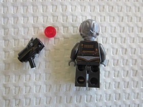 Lego minifigure Star wars 4-LOM and weapon from 75167 set