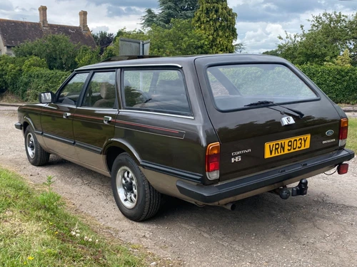 Ford Cortina - Picture 5 of 23