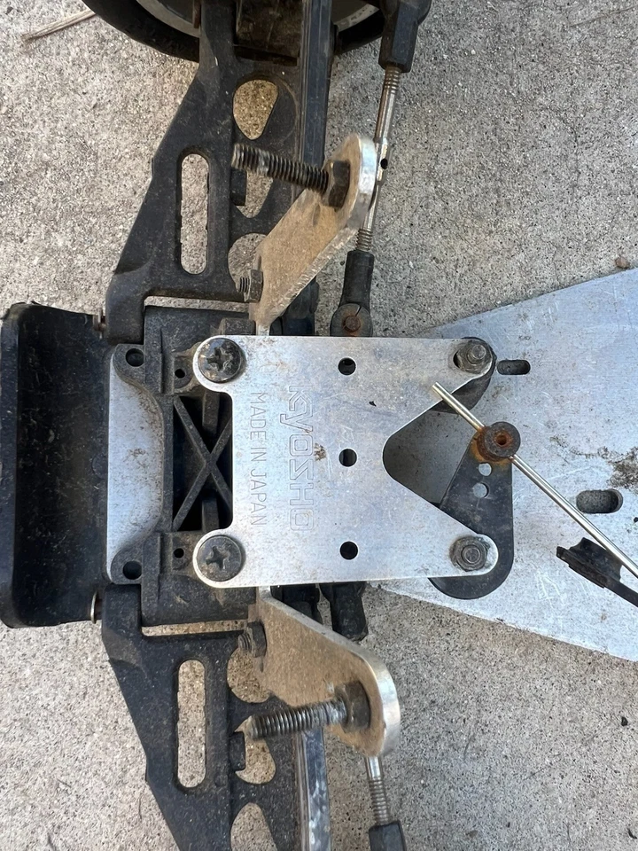 nitro truck and buggy chassis lot - Image 3 of 4